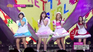RaHee, ShiYeon, Yena, and Kelly perform on Music Core./via YouTube
