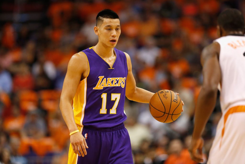 PHOENIX, AZ - OCTOBER 29:  Jeremy Lin #17 of the Los Angeles Lakers handles the ball during the NBA game against the Phoenix Suns at US Airways Center on October 29, 2014 in Phoenix, Arizona. The Suns defeated the Lakers 119-99. NOTE TO USER: User expressly acknowledges and agrees that, by downloading and or using this photograph, User is consenting to the terms and conditions of the Getty Images License Agreement.  (Photo by Christian Petersen/Getty Images)