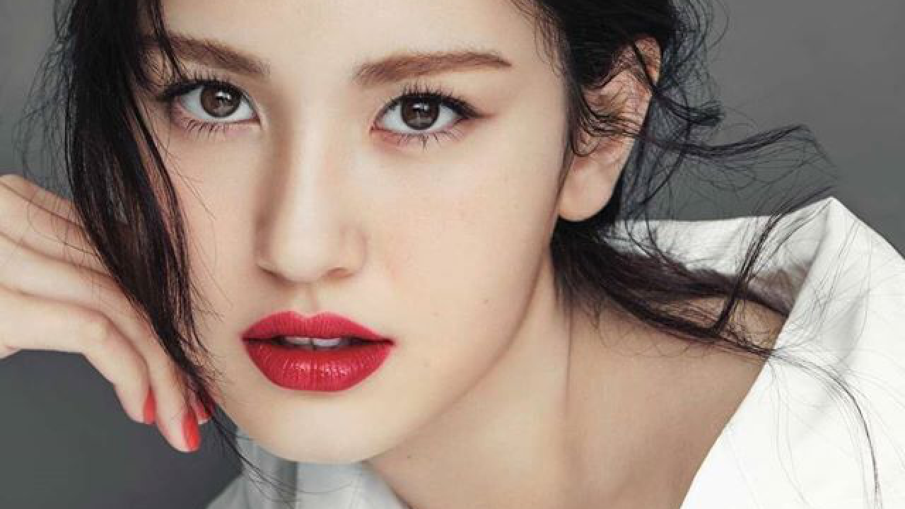 Korean celebs who look mixed