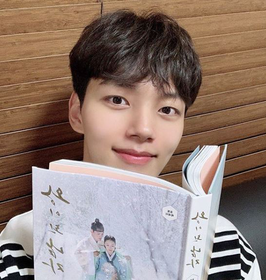 Lista 102+ Foto Programas De Tv Con Yeo Jin-goo Lleno