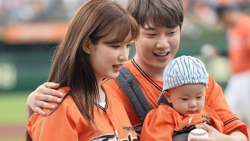 Yulhee and FTISLAND’s Minhwan Welcome Twin Daughters