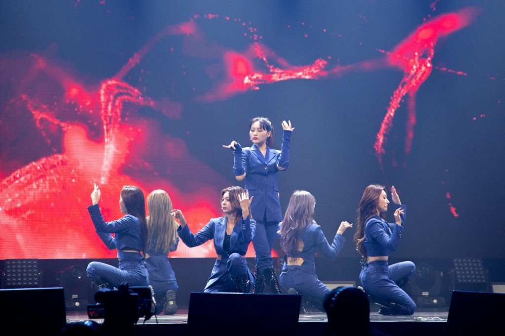 DREAMCATCHER’s Fans Are Insomniacs After The Group’s First Online Concert 1