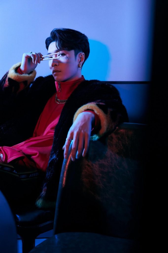 LAY ZHANG - GLOBAL MUSIC ICON RELEASES LIT ALBUM 3