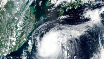 Powerful Typhoon hits South Korea