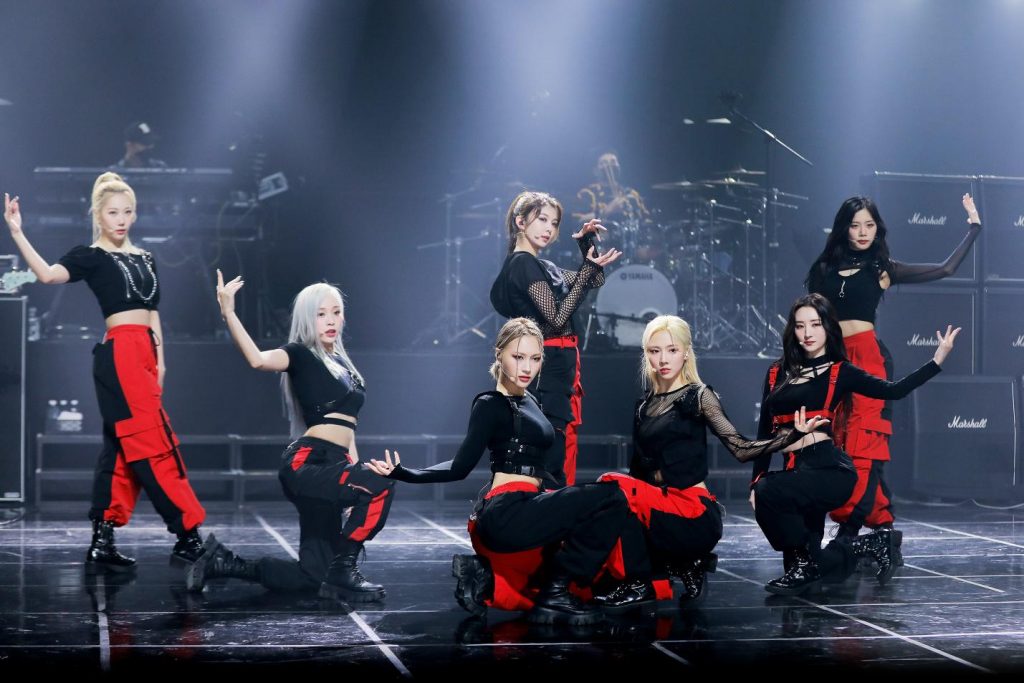 Dreamcatcher Stunned Audiences With Their Duality in “CROSSROADS”